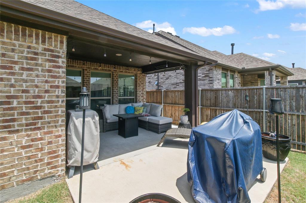 1316 Stoneleigh Place Property Photo 27
