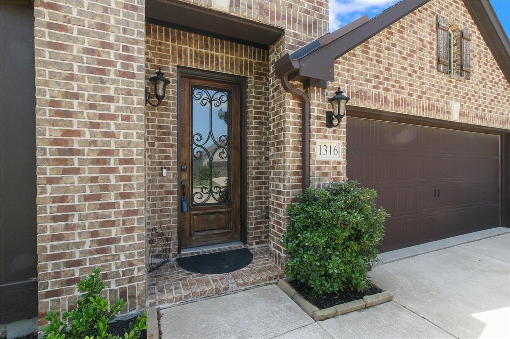1316 Stoneleigh Place Property Photo 30
