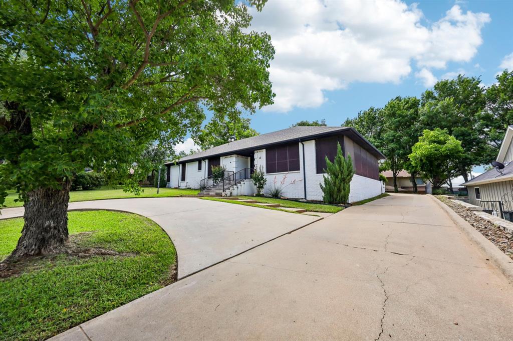 5209 Fairway Circle Property Photo 2