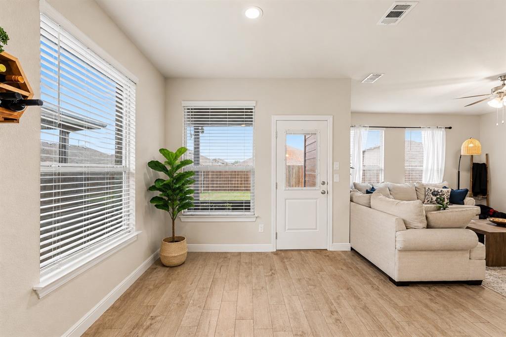 1012 Croxley Way Property Photo 12