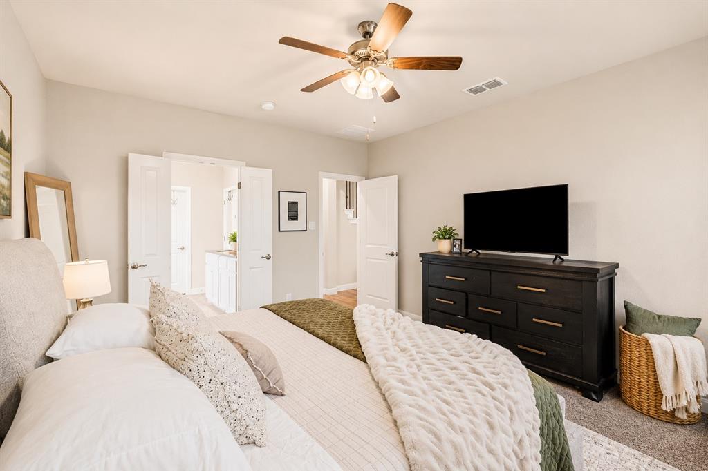 1012 Croxley Way Property Photo 14