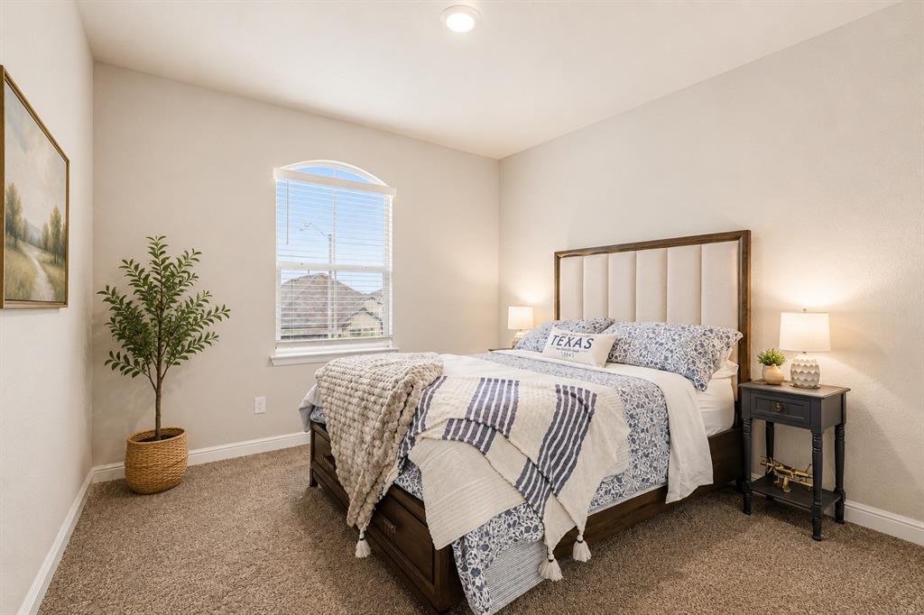 1012 Croxley Way Property Photo 15