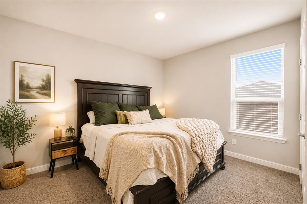 1012 Croxley Way Property Photo 16