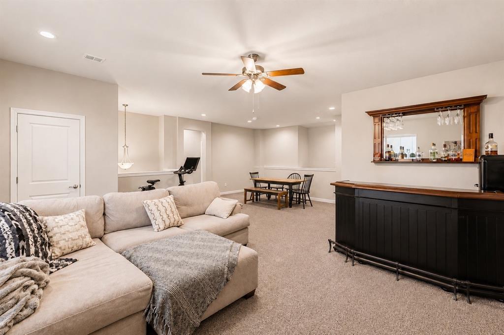 1012 Croxley Way Property Photo 18