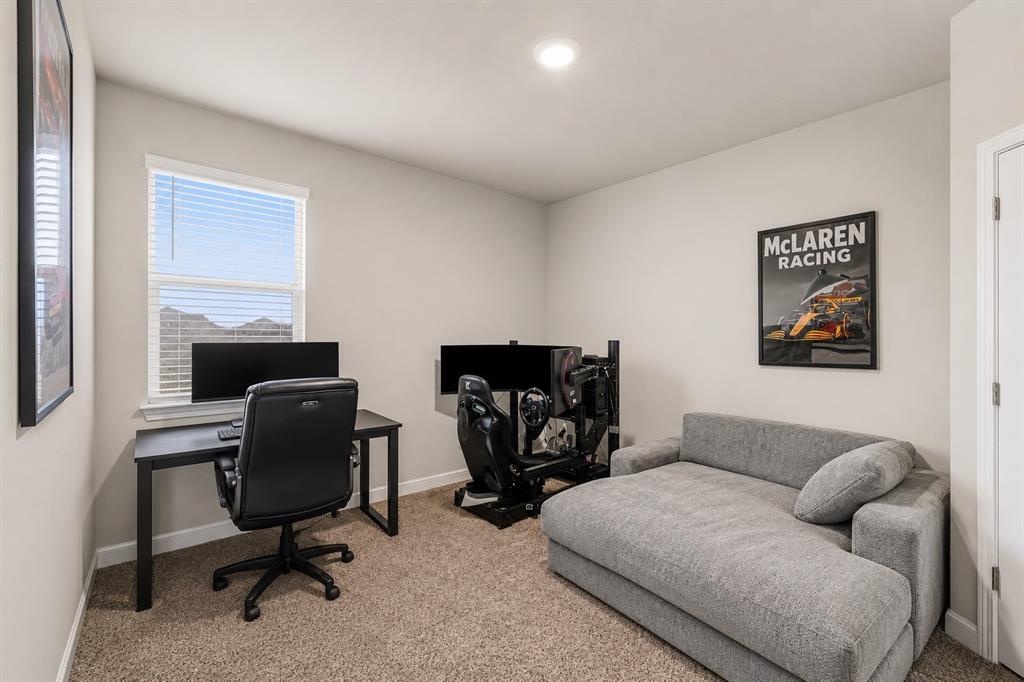 1012 Croxley Way Property Photo 19
