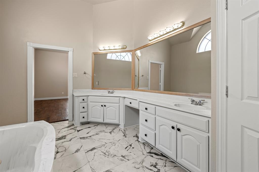 2308 Megan Way Property Photo 18