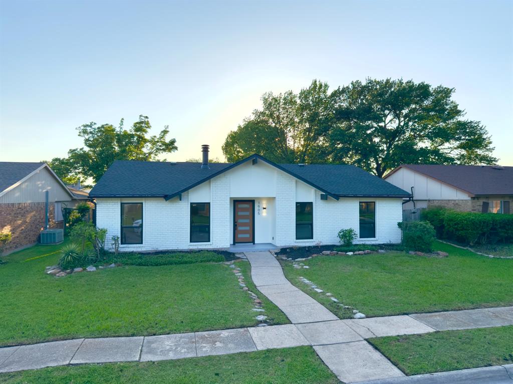1905 Edna Smith Drive Property Photo 1