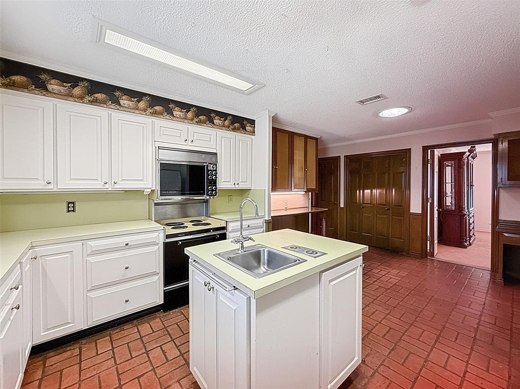 13001 Stonebridge Road Property Photo 13