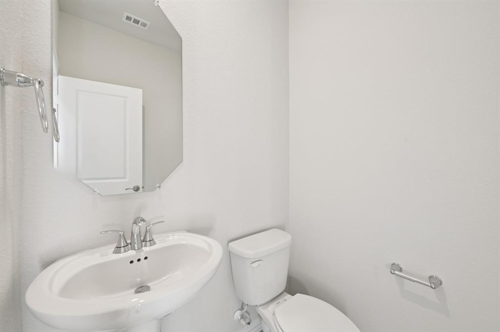 3500 Bridgeport Drive Property Photo 15