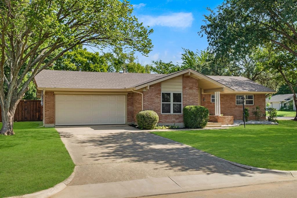 1300 Amherst Drive Property Photo 3