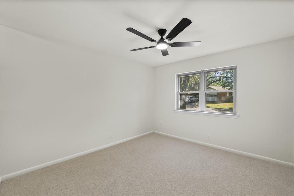1300 Amherst Drive Property Photo 12