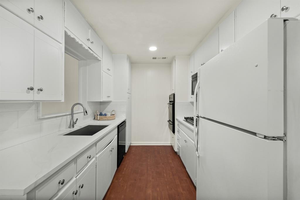 1300 Amherst Drive Property Photo 24