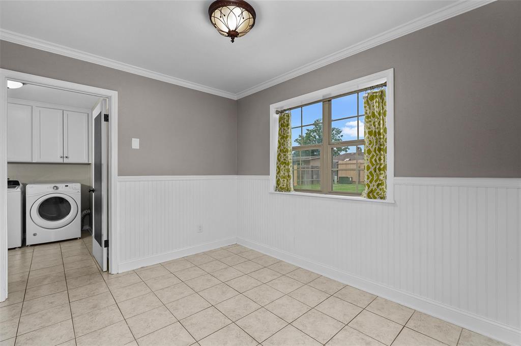 524 Rock Hollow Drive Property Photo 9