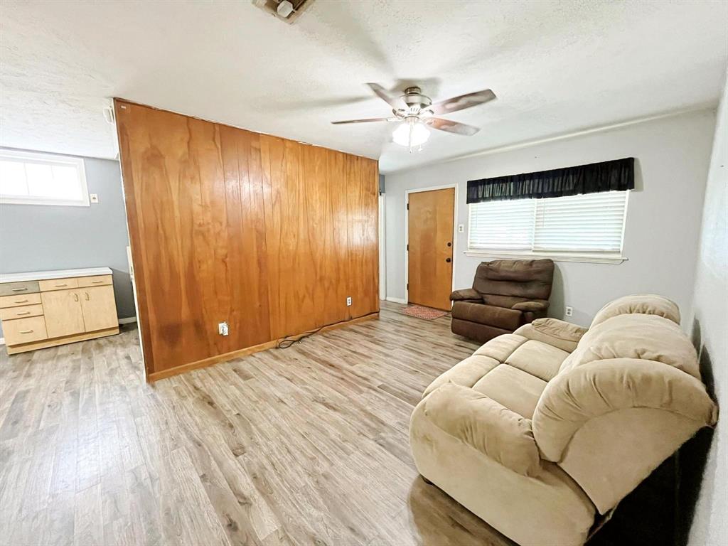 904 Miranda Drive Property Photo 4