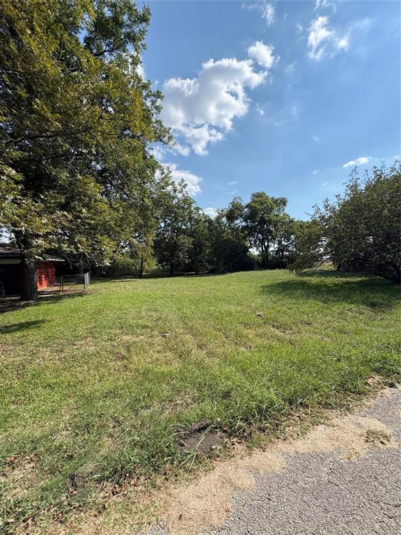 1017 Highview Drive Property Photo 2