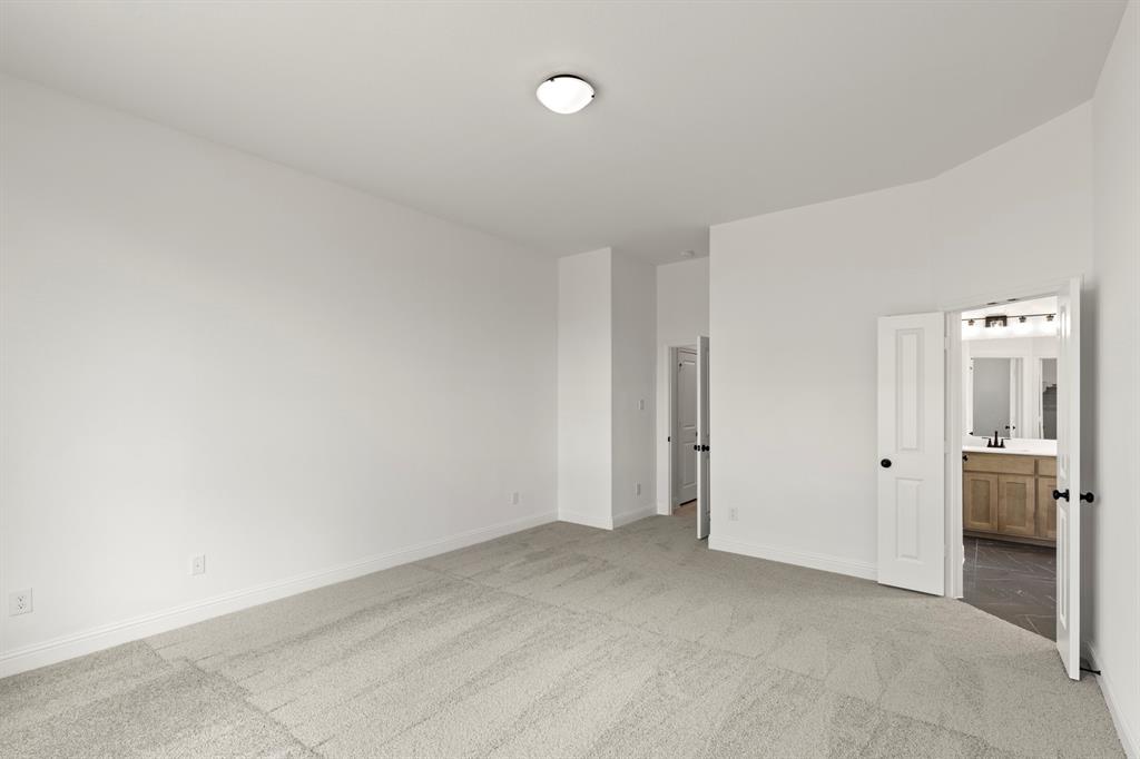 408 Heritage Hill Drive Property Photo 13