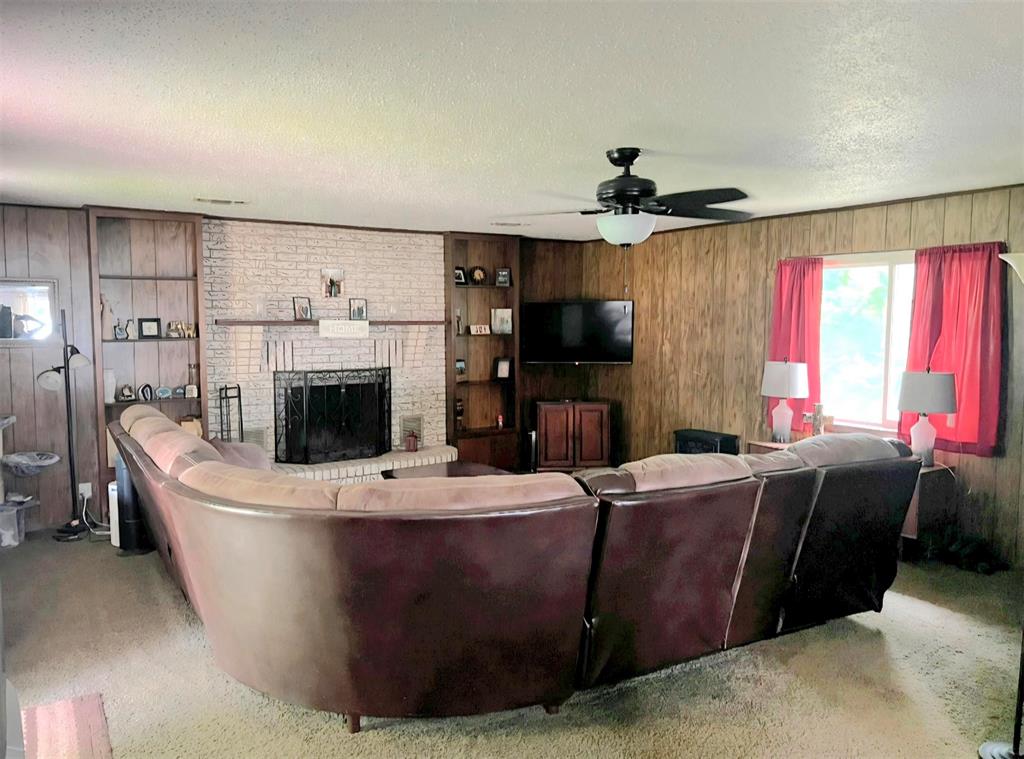440 S Bois D Arc Street Property Photo 3