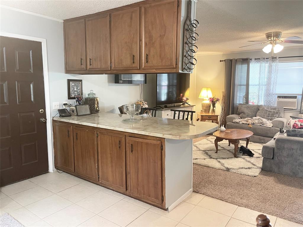 140 S Comanche Drive Property Photo 4