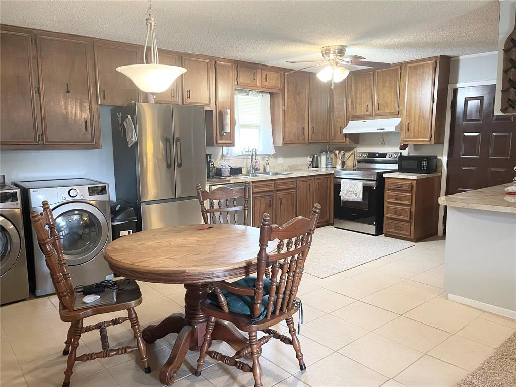 140 S Comanche Drive Property Photo 8
