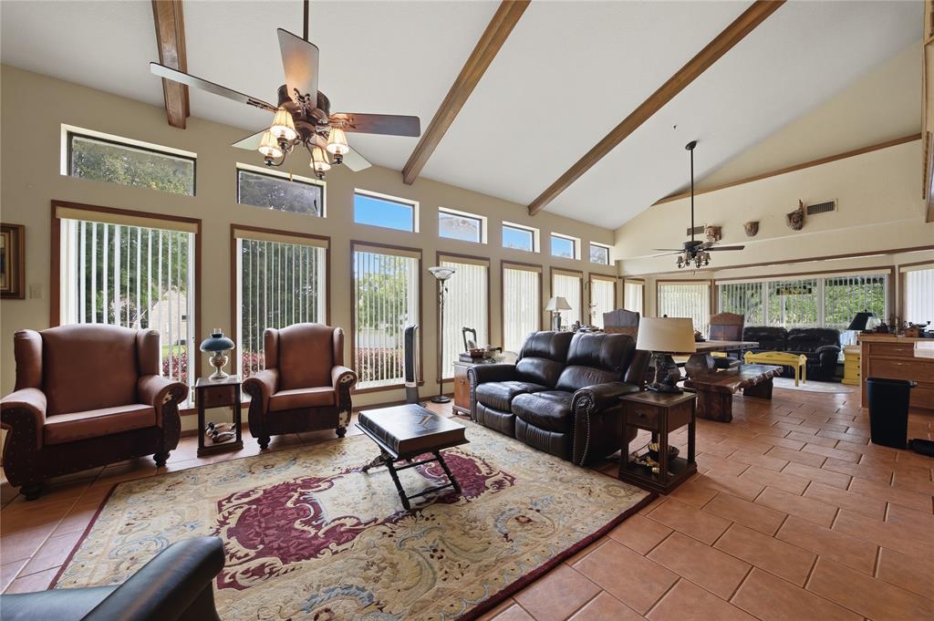 115 Imperial Drive Property Photo 3