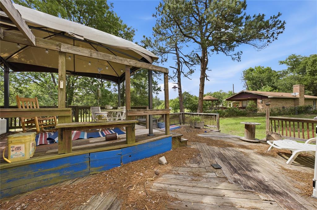 115 Imperial Drive Property Photo 18