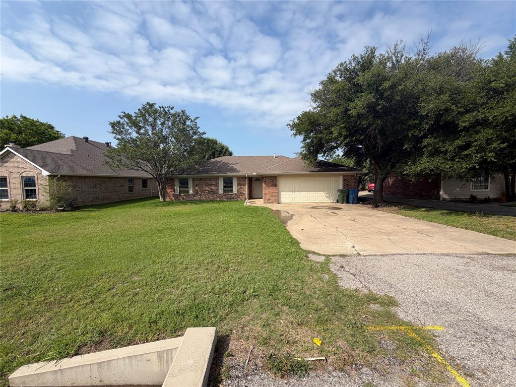 305 Lois Street Property Photo 2