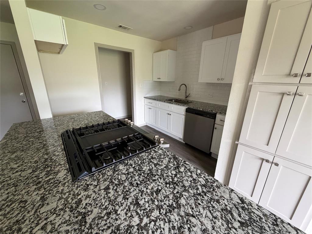 305 Lois Street Property Photo 5