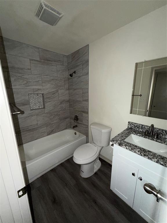 305 Lois Street Property Photo 9