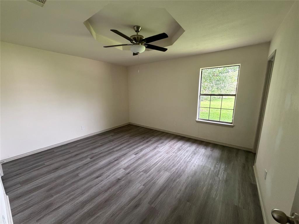 305 Lois Street Property Photo 10