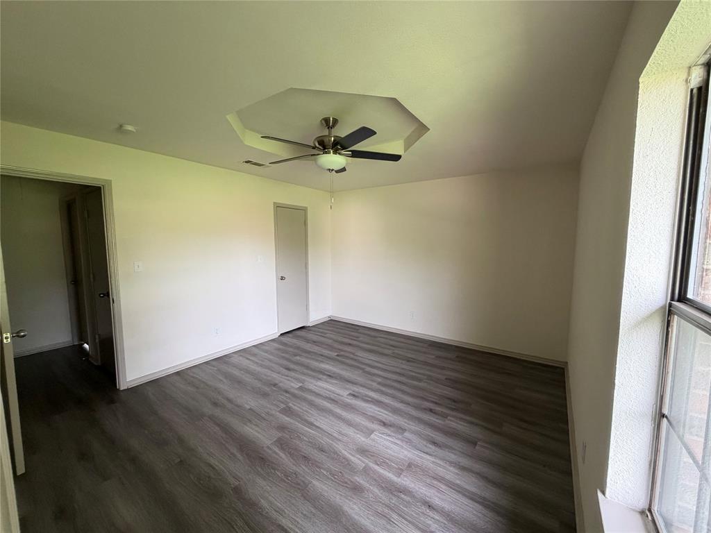 305 Lois Street Property Photo 12