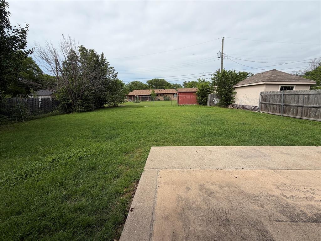 305 Lois Street Property Photo 18