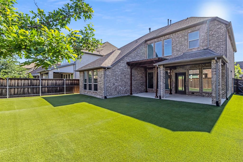 8517 Lake Arrowhead Trail Property Photo 4