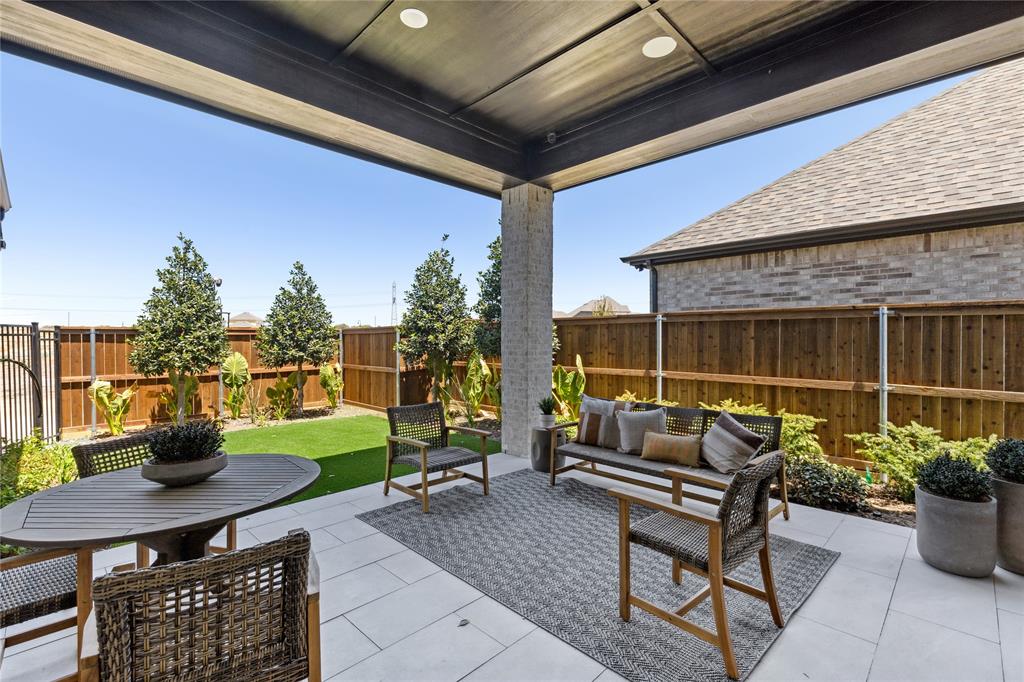 1009 Karis Boulevard Property Photo 3