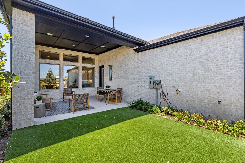 1009 Karis Boulevard Property Photo 4