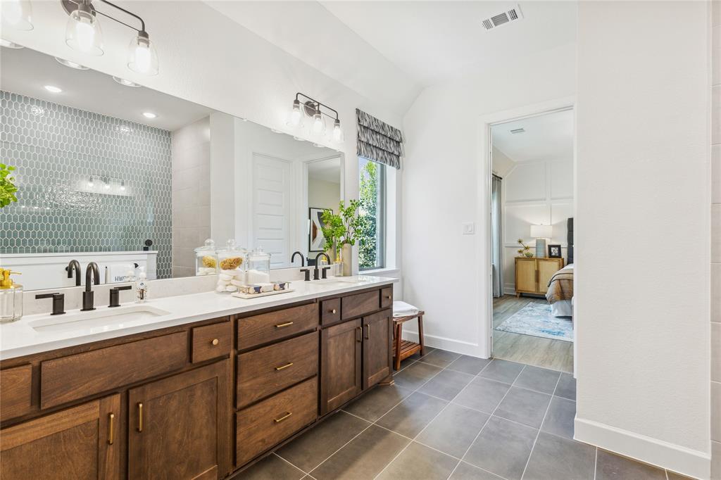 1009 Karis Boulevard Property Photo 6