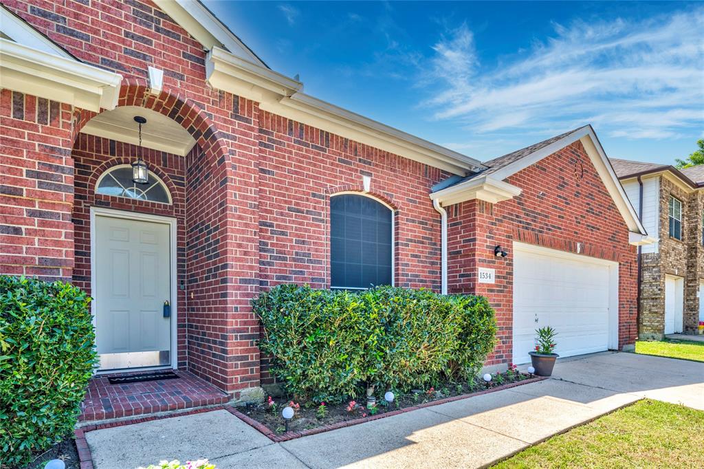 1534 Vista Ridge Drive Property Photo 2