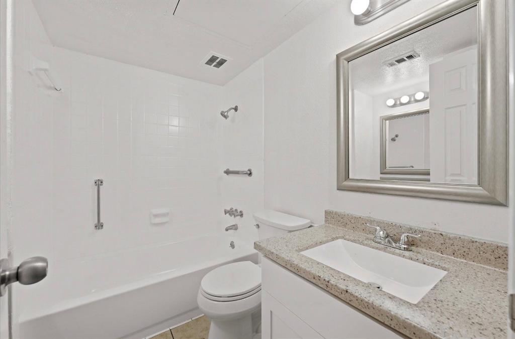 3121 Park Lane 1130 Property Photo 7