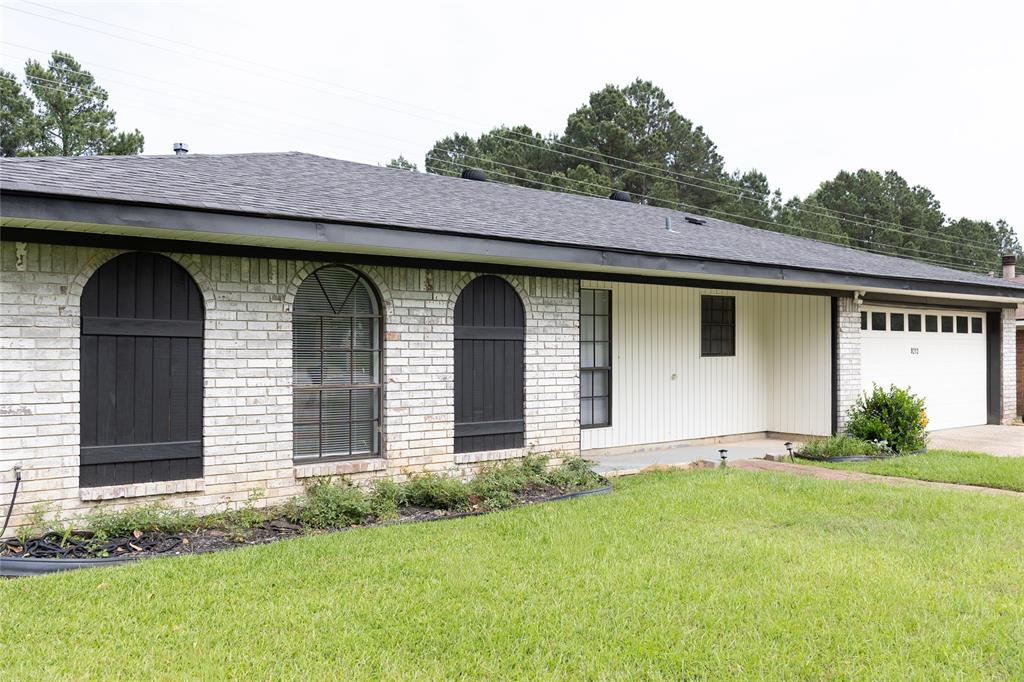 9213 Scotch Pine Drive Property Photo 2