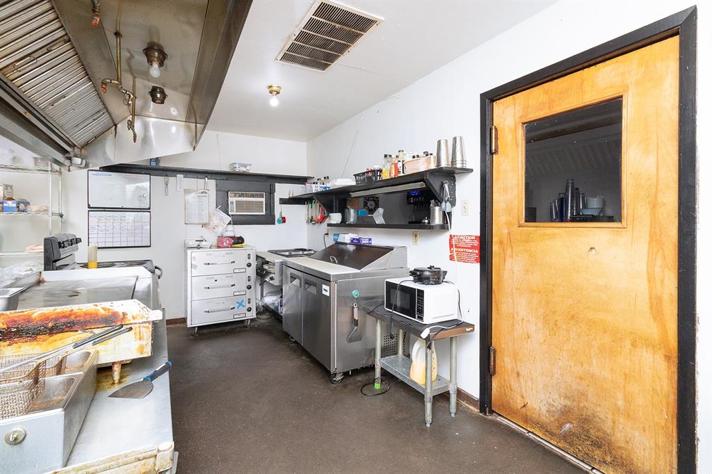 2105 S Bridge Street Property Photo 22