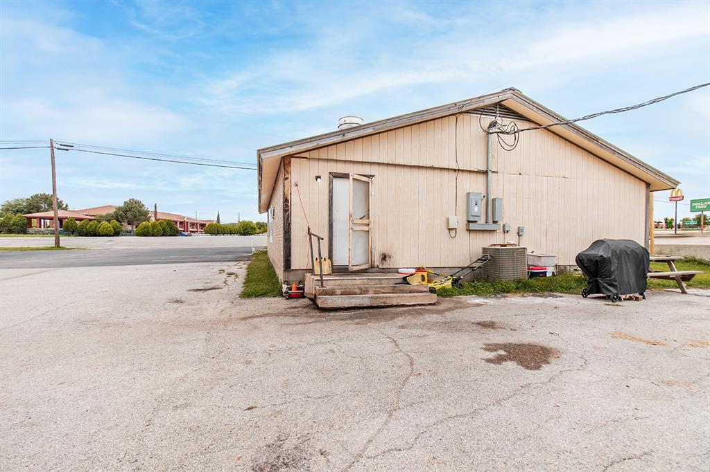 2105 S Bridge Street Property Photo 25