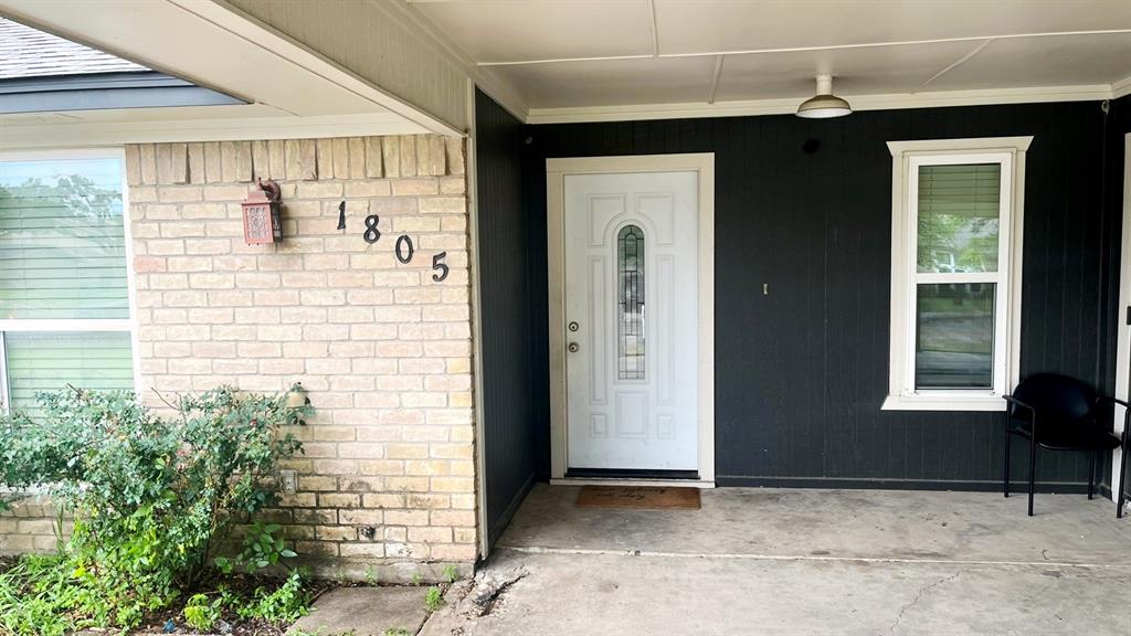 1805 Bristol Cove Property Photo 1
