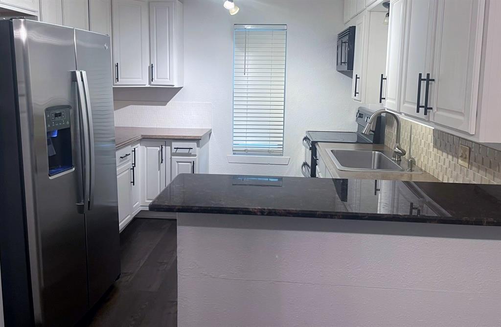 1805 Bristol Cove Property Photo 3
