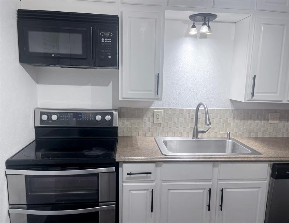 1805 Bristol Cove Property Photo 6