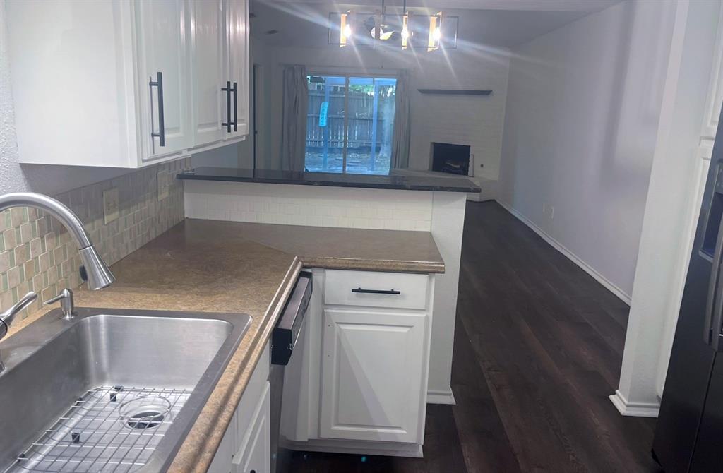 1805 Bristol Cove Property Photo 7
