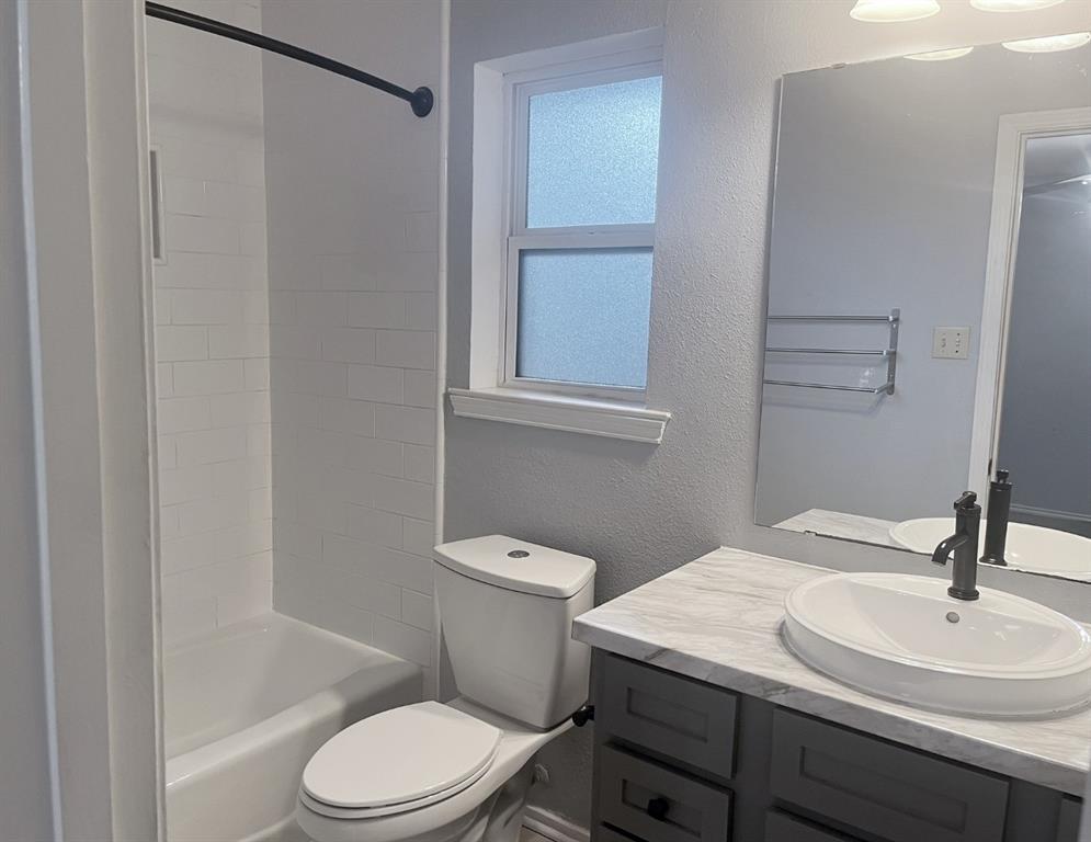 1805 Bristol Cove Property Photo 10