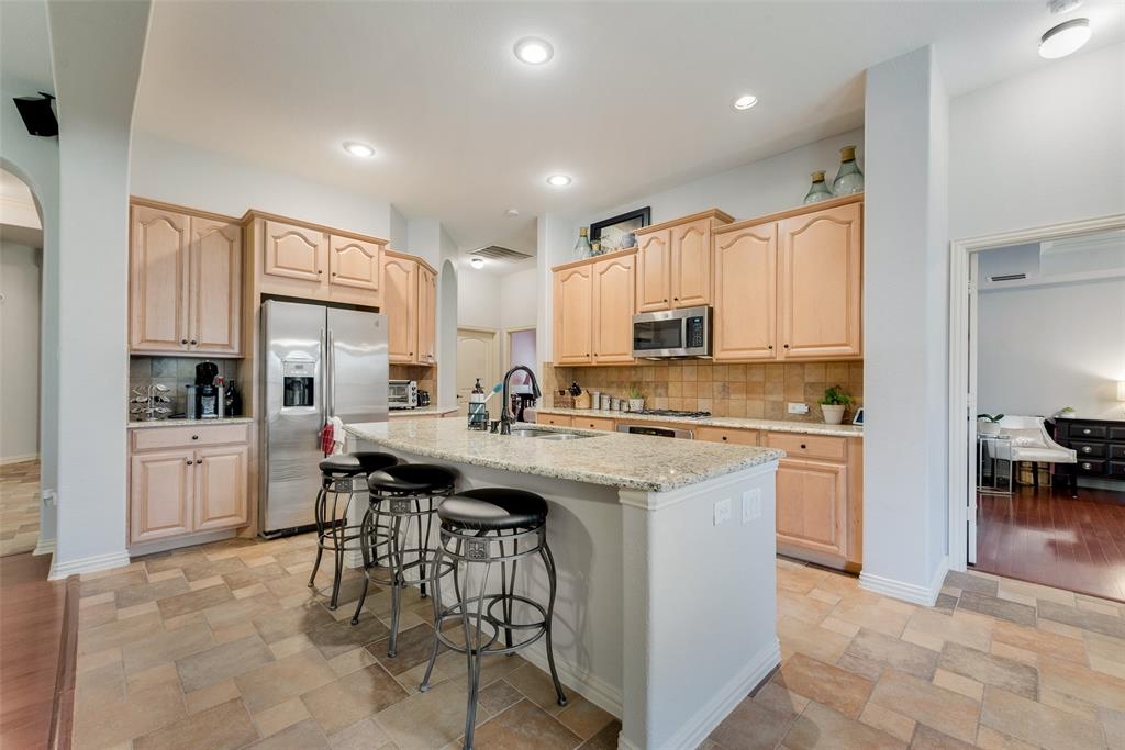 2723 Ponce De Leon Property Photo 11