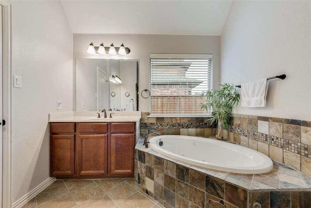 2723 Ponce De Leon Property Photo 24