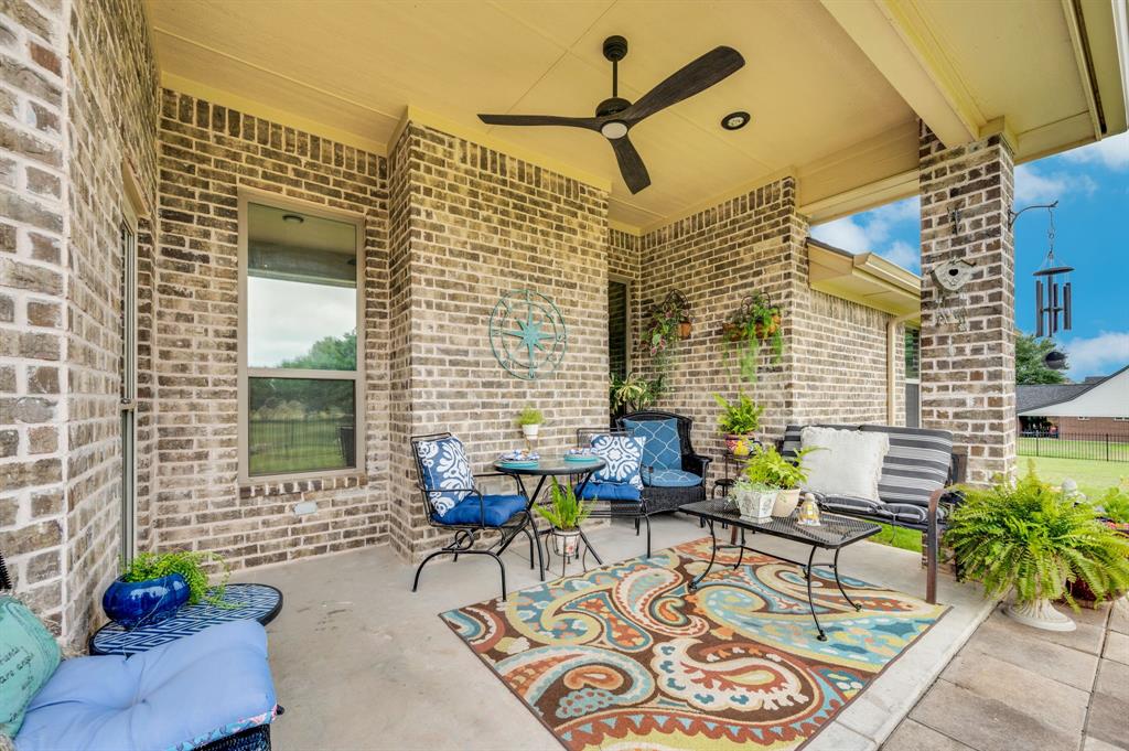 109 Creekside Drive Property Photo 3