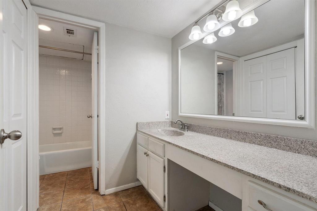 4533 N O Connor Road 2208 Property Photo 17