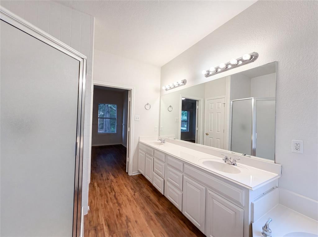 6218 Kingswood Drive Property Photo 13